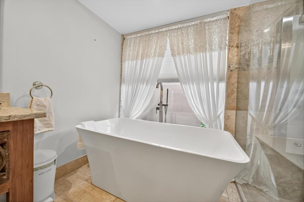 На продажу: $995,000 (3 спален, 2 ванн, 2093 Квадратных фут)