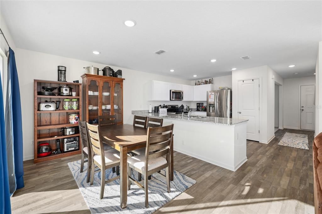 En Venta: $344,800 (5 camas, 3 baños, 2222 Pies cuadrados)