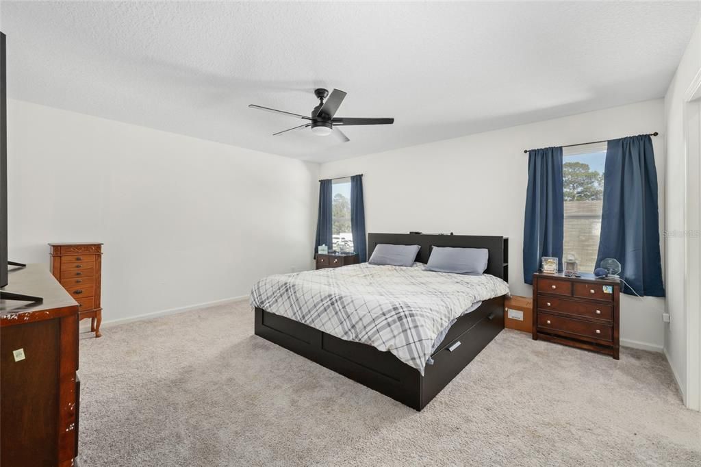 En Venta: $344,800 (5 camas, 3 baños, 2222 Pies cuadrados)