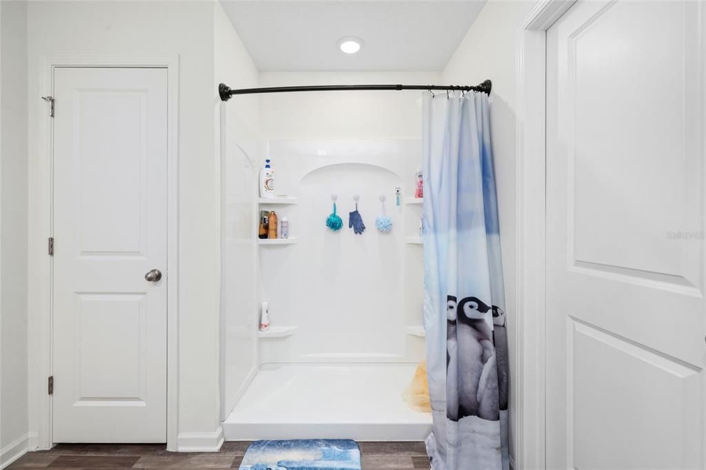 En Venta: $344,800 (5 camas, 3 baños, 2222 Pies cuadrados)