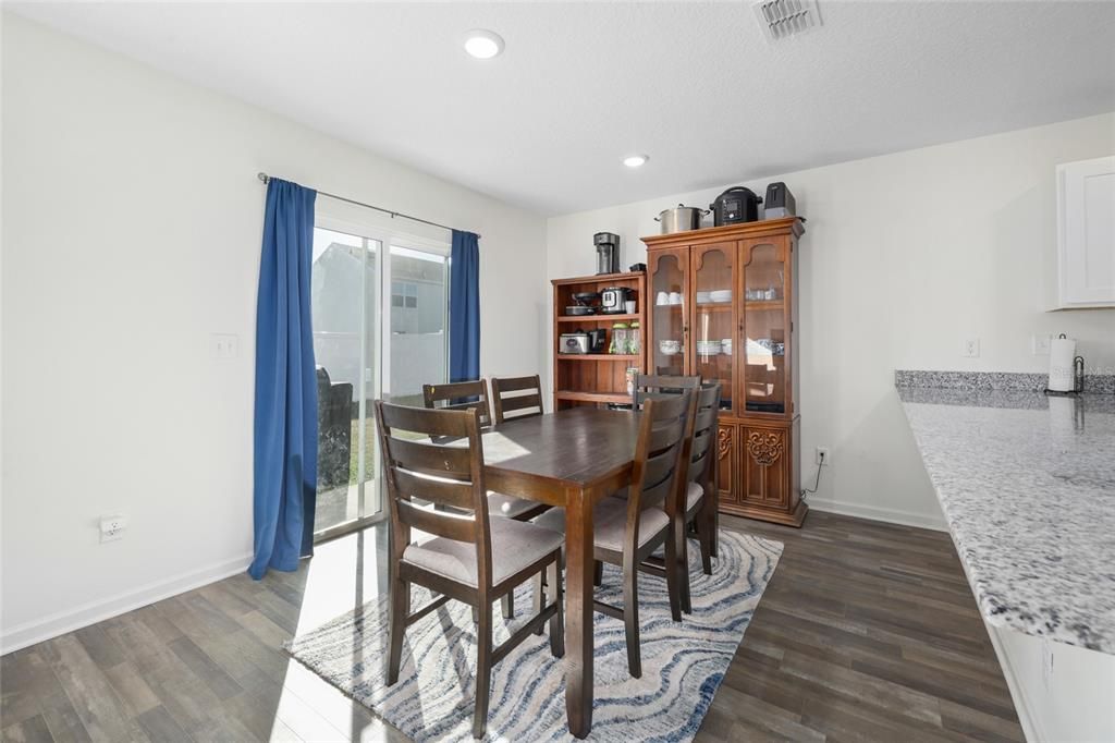 En Venta: $344,800 (5 camas, 3 baños, 2222 Pies cuadrados)