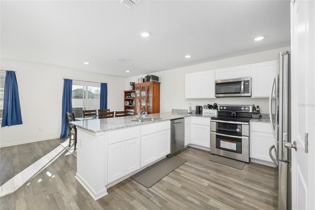 En Venta: $344,800 (5 camas, 3 baños, 2222 Pies cuadrados)