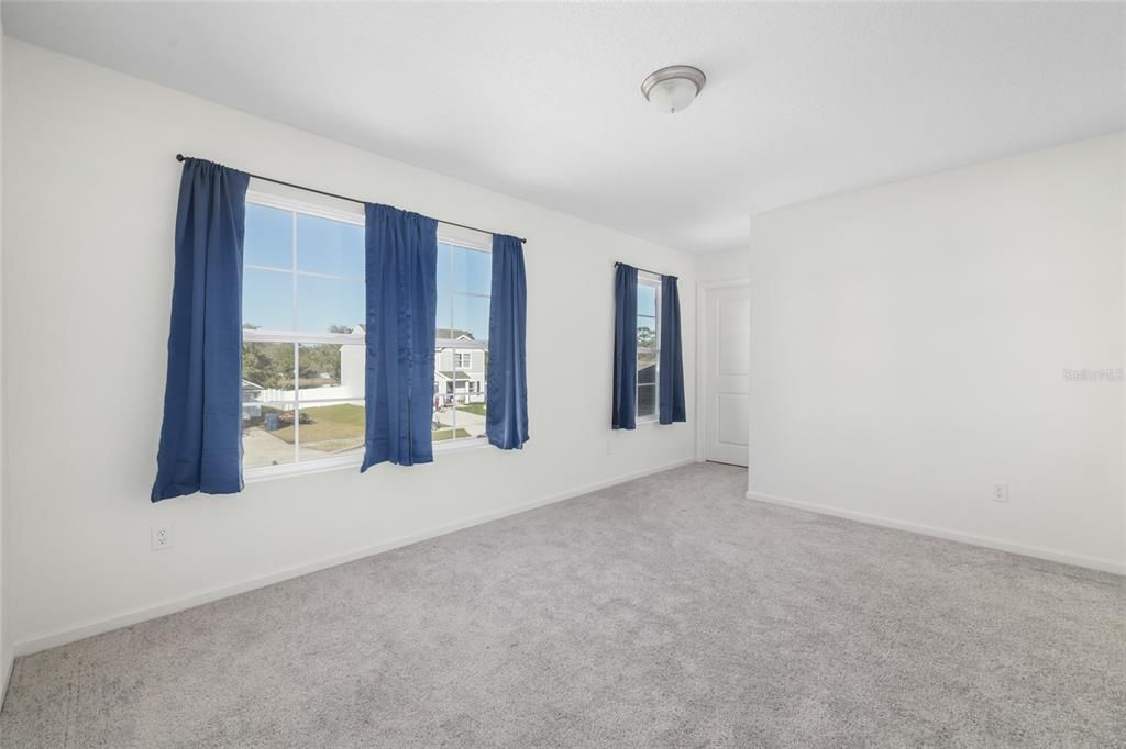 En Venta: $344,800 (5 camas, 3 baños, 2222 Pies cuadrados)