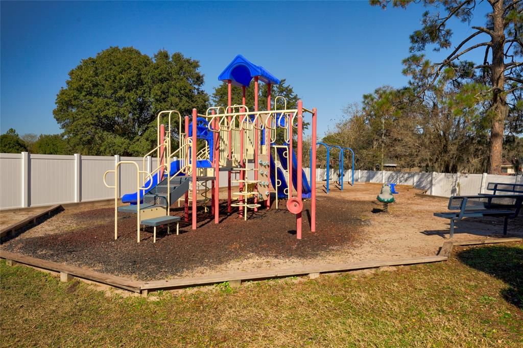 En Venta: $344,800 (5 camas, 3 baños, 2222 Pies cuadrados)