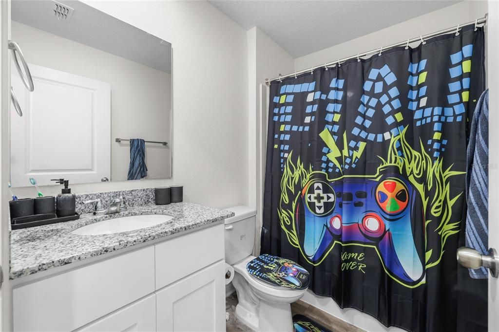 En Venta: $344,800 (5 camas, 3 baños, 2222 Pies cuadrados)