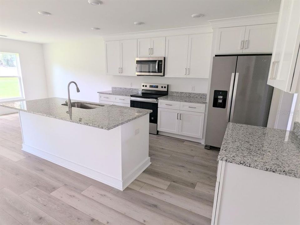 For Sale: $335,000 (3 beds, 2 baths, 1545 Square Feet)