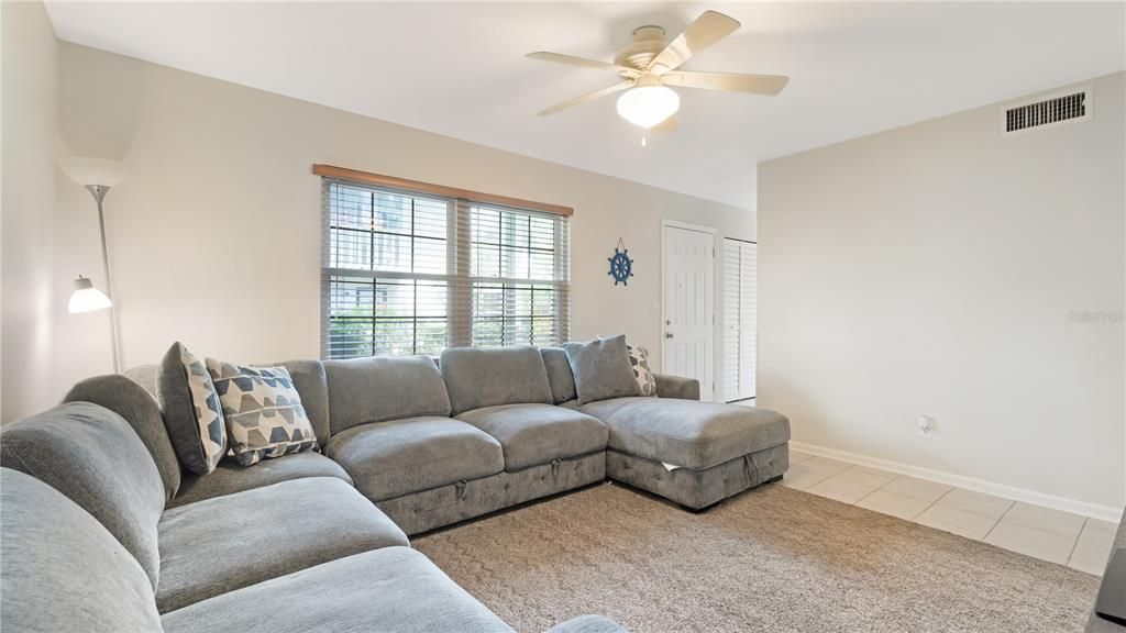 На продажу: $137,500 (2 спален, 2 ванн, 952 Квадратных фут)