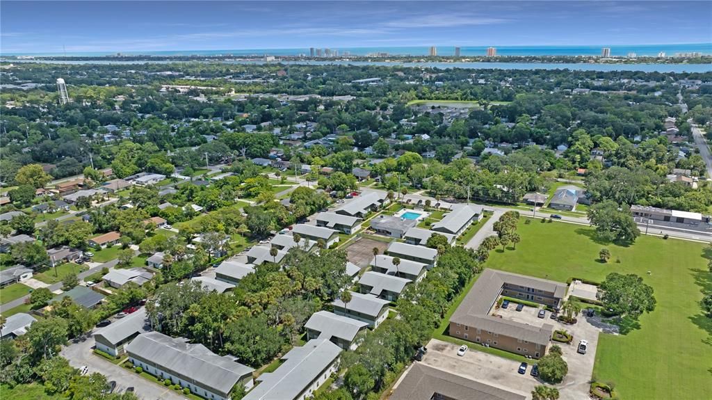 На продажу: $137,500 (2 спален, 2 ванн, 952 Квадратных фут)