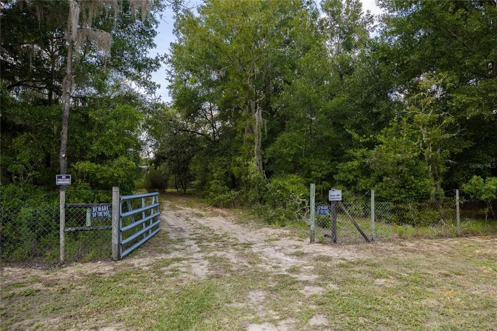 For Sale: $155,000 (2 beds, 2 baths, 840 Square Feet)