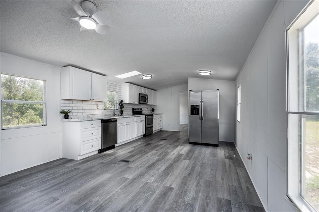 For Sale: $155,000 (2 beds, 2 baths, 840 Square Feet)