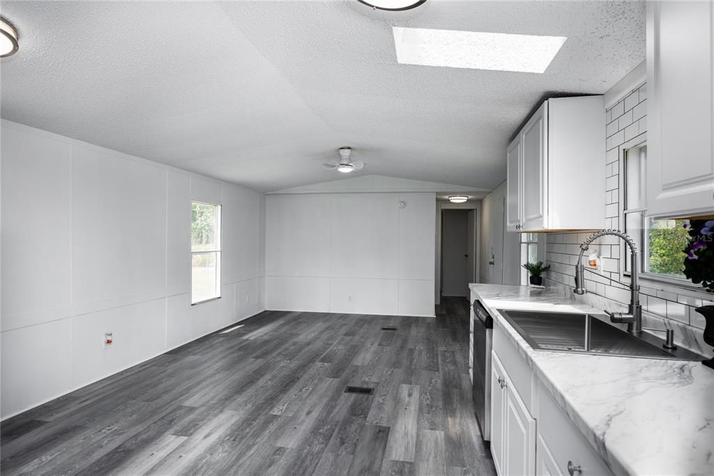 For Sale: $155,000 (2 beds, 2 baths, 840 Square Feet)