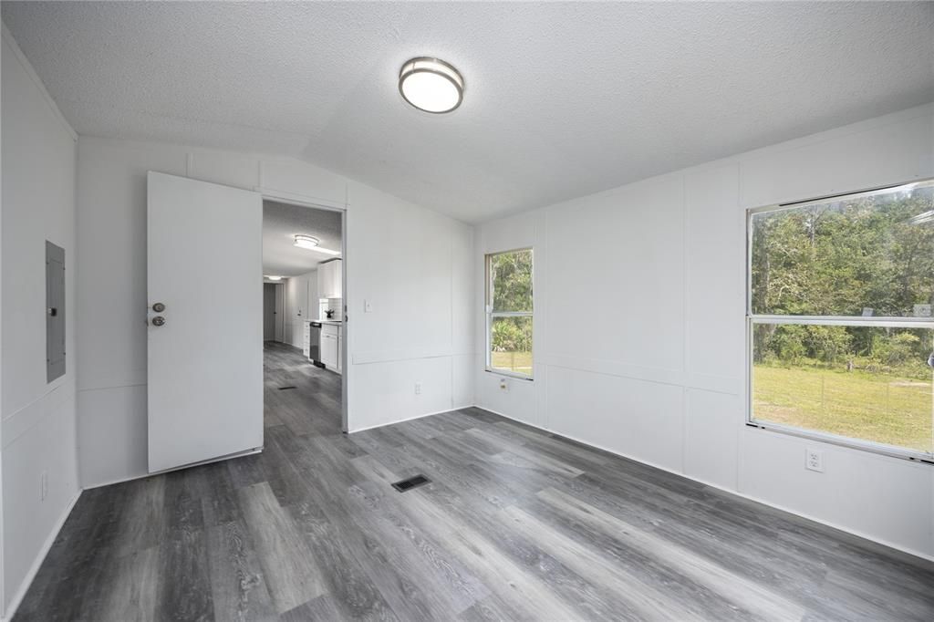 For Sale: $155,000 (2 beds, 2 baths, 840 Square Feet)