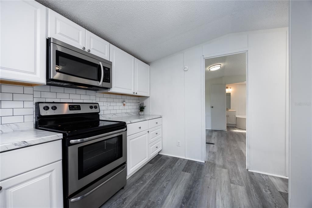 For Sale: $155,000 (2 beds, 2 baths, 840 Square Feet)