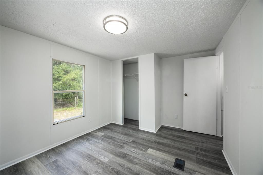 For Sale: $155,000 (2 beds, 2 baths, 840 Square Feet)