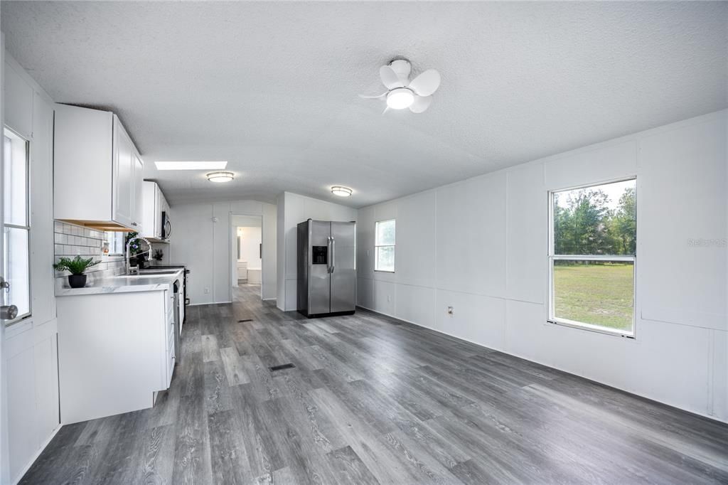 For Sale: $155,000 (2 beds, 2 baths, 840 Square Feet)