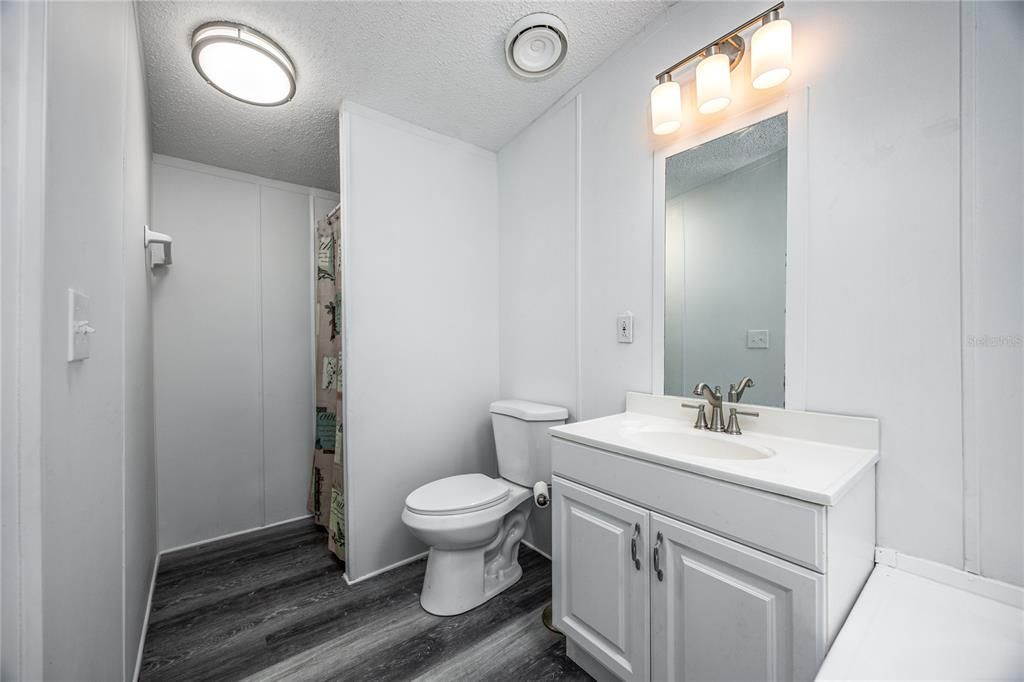 For Sale: $155,000 (2 beds, 2 baths, 840 Square Feet)