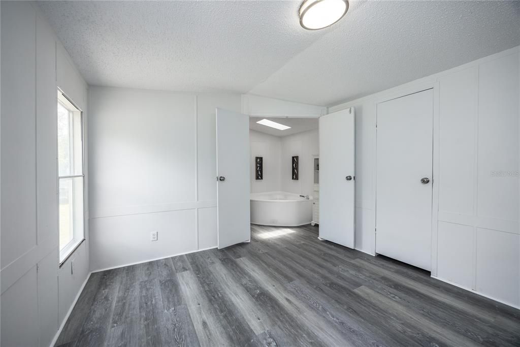 For Sale: $155,000 (2 beds, 2 baths, 840 Square Feet)