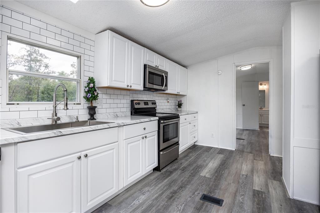 For Sale: $155,000 (2 beds, 2 baths, 840 Square Feet)