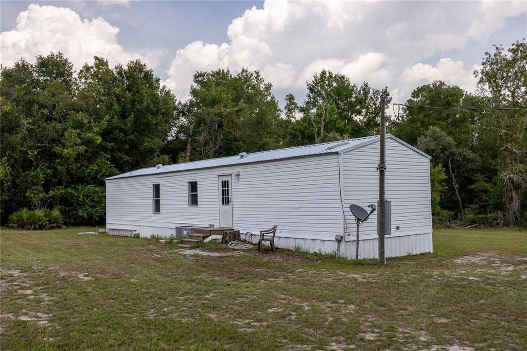 For Sale: $155,000 (2 beds, 2 baths, 840 Square Feet)