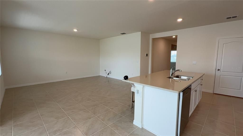 For Rent: $1,850 (3 beds, 2 baths, 1635 Square Feet)