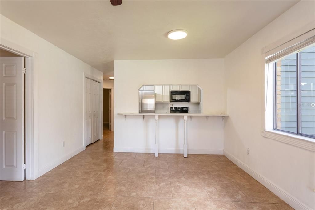 На продажу: $229,000 (3 спален, 2 ванн, 1092 Квадратных фут)