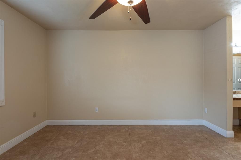 На продажу: $229,000 (3 спален, 2 ванн, 1092 Квадратных фут)