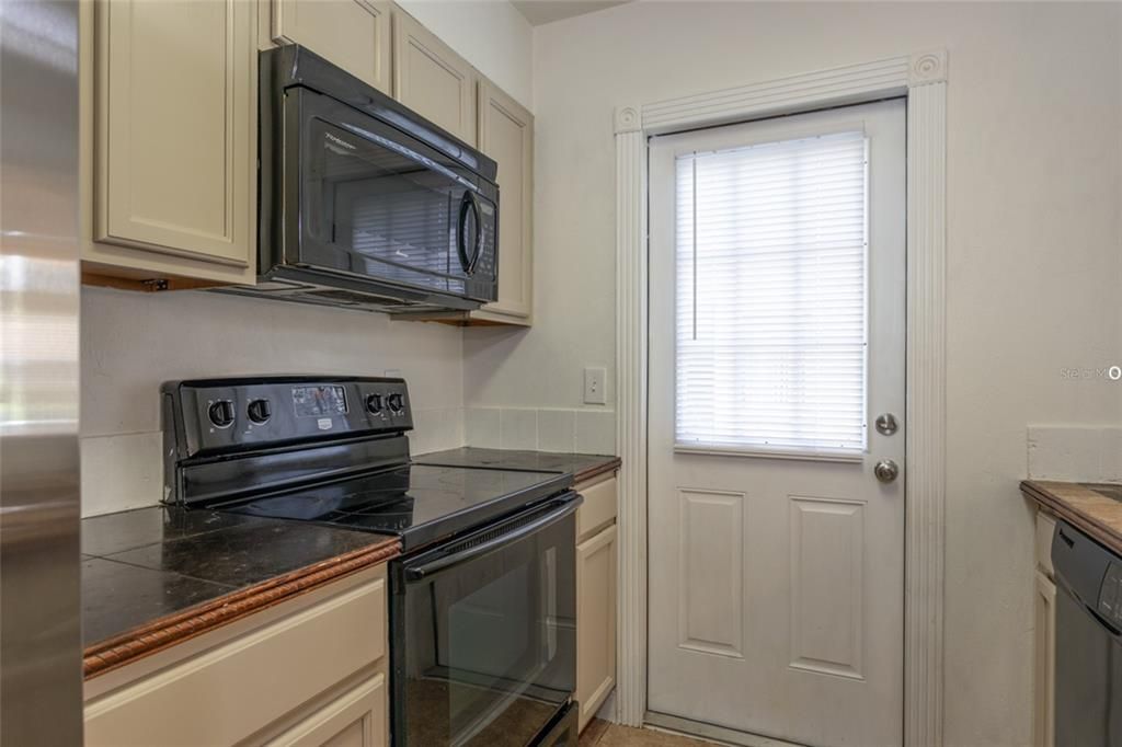 На продажу: $229,000 (3 спален, 2 ванн, 1092 Квадратных фут)