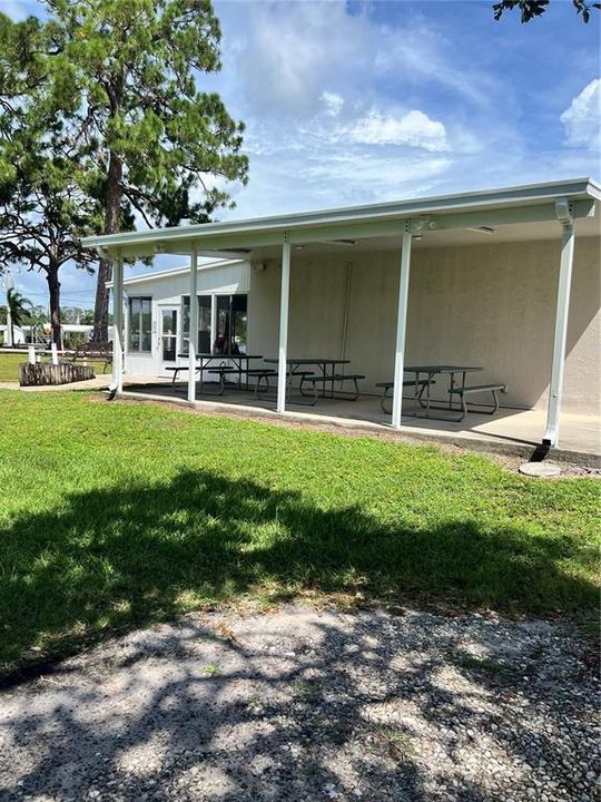 На продажу: $124,000 (2 спален, 1 ванн, 672 Квадратных фут)