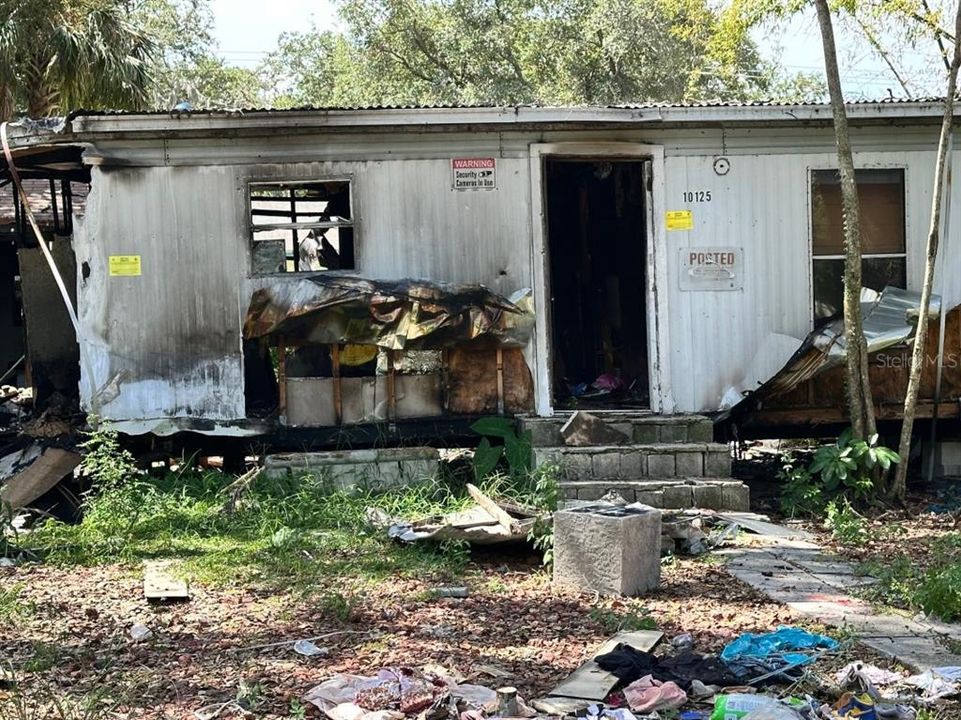 合同活跃: $49,999 (2 贝兹, 1 浴室, 552 平方英尺)