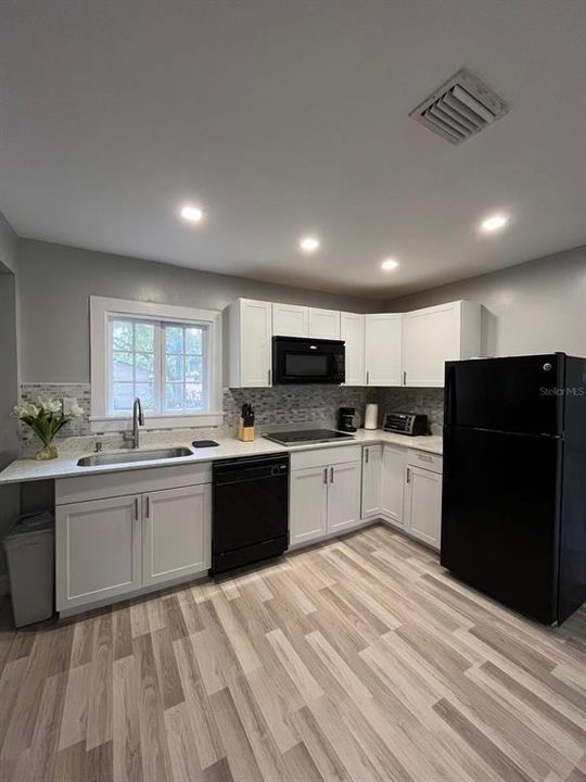 For Sale: $779,400 (5 beds, 0 baths, 1799 Square Feet)