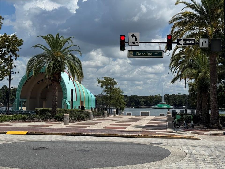 For Sale: $245,000 (2 beds, 2 baths, 975 Square Feet)