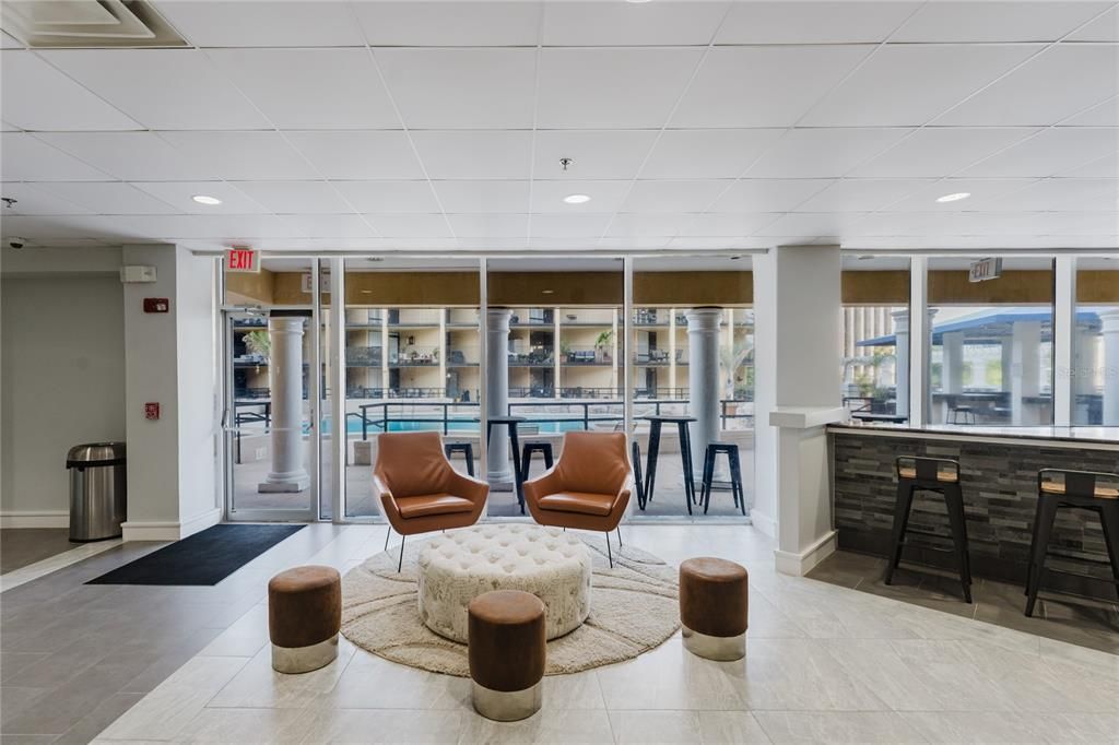 For Sale: $245,000 (2 beds, 2 baths, 975 Square Feet)