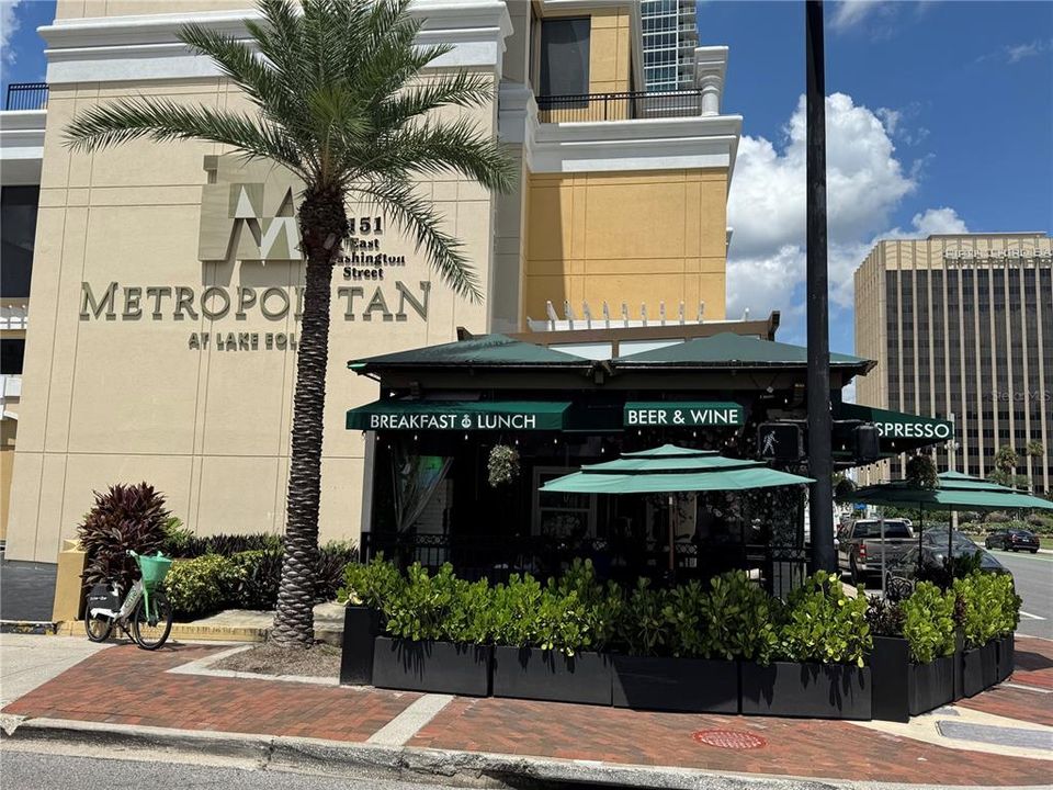 For Sale: $245,000 (2 beds, 2 baths, 975 Square Feet)