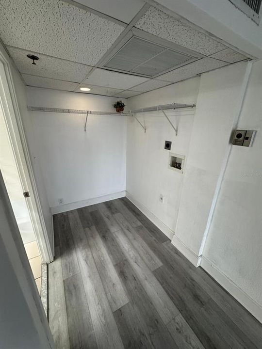 For Sale: $245,000 (2 beds, 2 baths, 975 Square Feet)