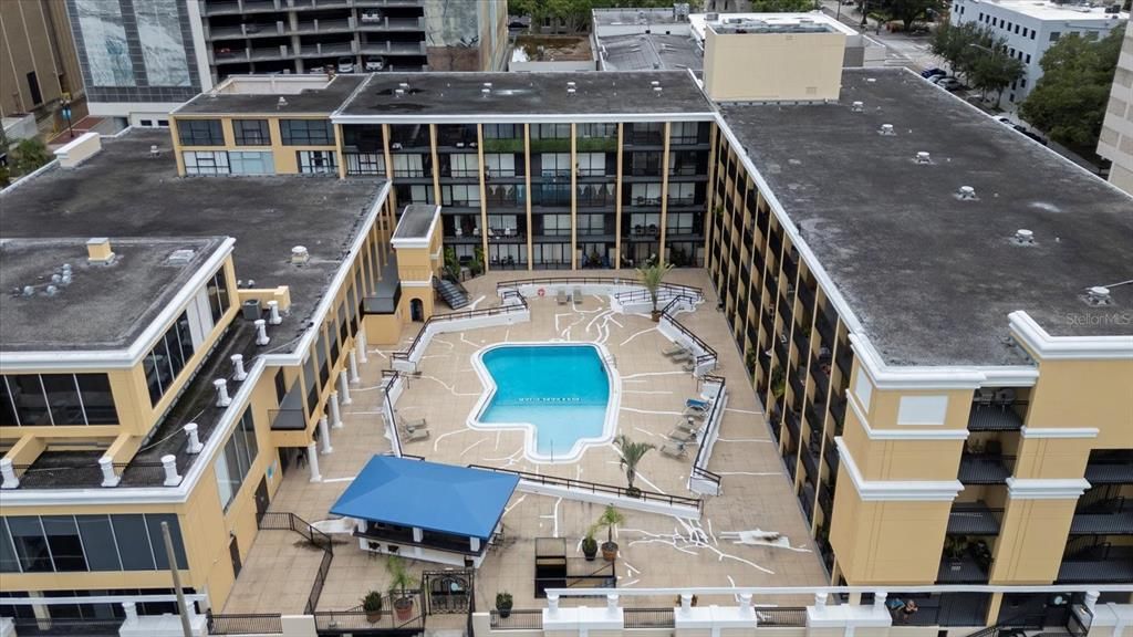 For Sale: $245,000 (2 beds, 2 baths, 975 Square Feet)