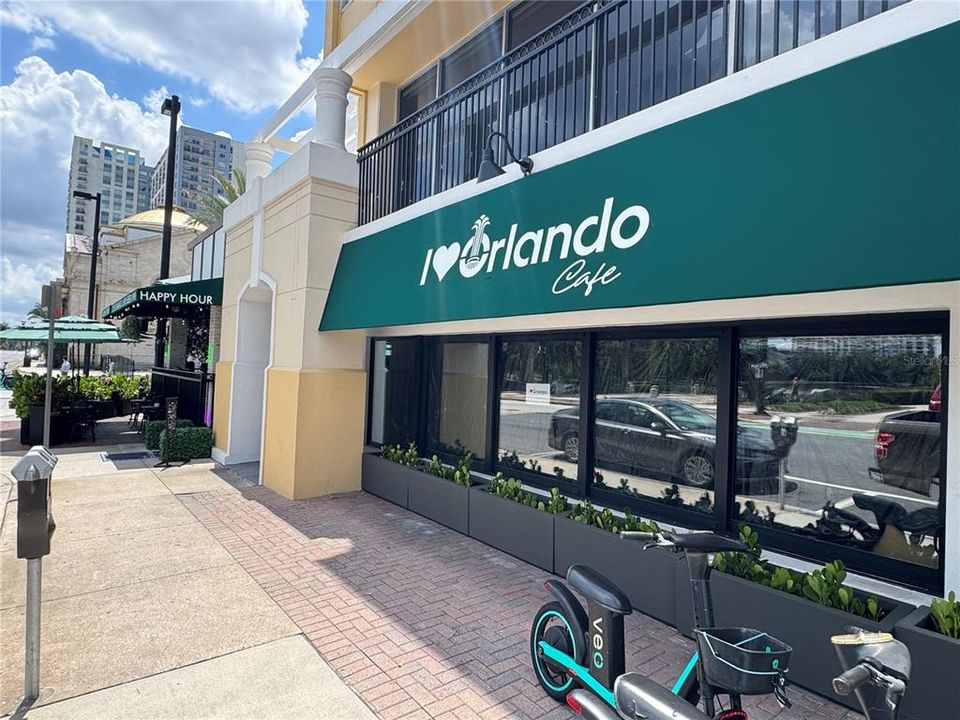 For Sale: $245,000 (2 beds, 2 baths, 975 Square Feet)