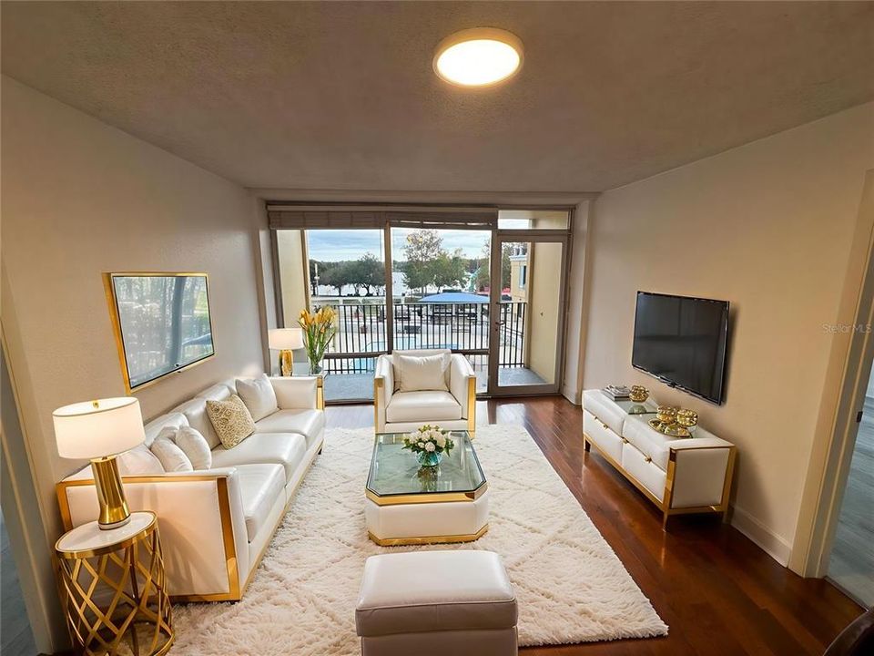 For Sale: $245,000 (2 beds, 2 baths, 975 Square Feet)