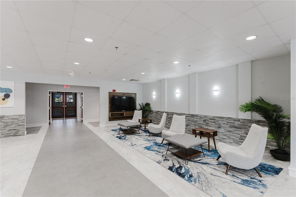 For Sale: $245,000 (2 beds, 2 baths, 975 Square Feet)