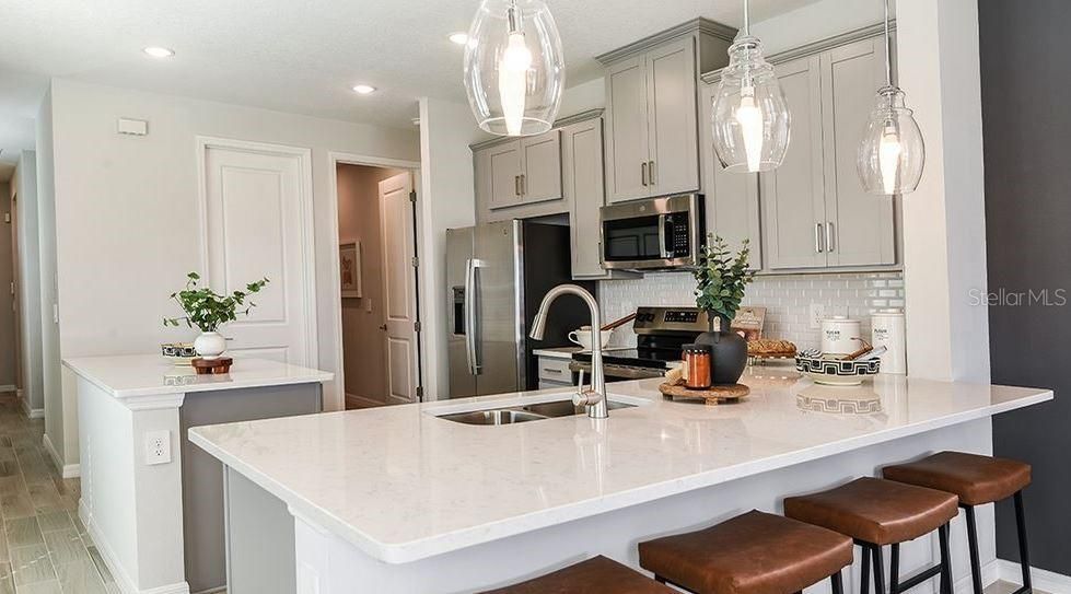 Active With Contract: $380,000 (3 beds, 2 baths, 1790 Square Feet)