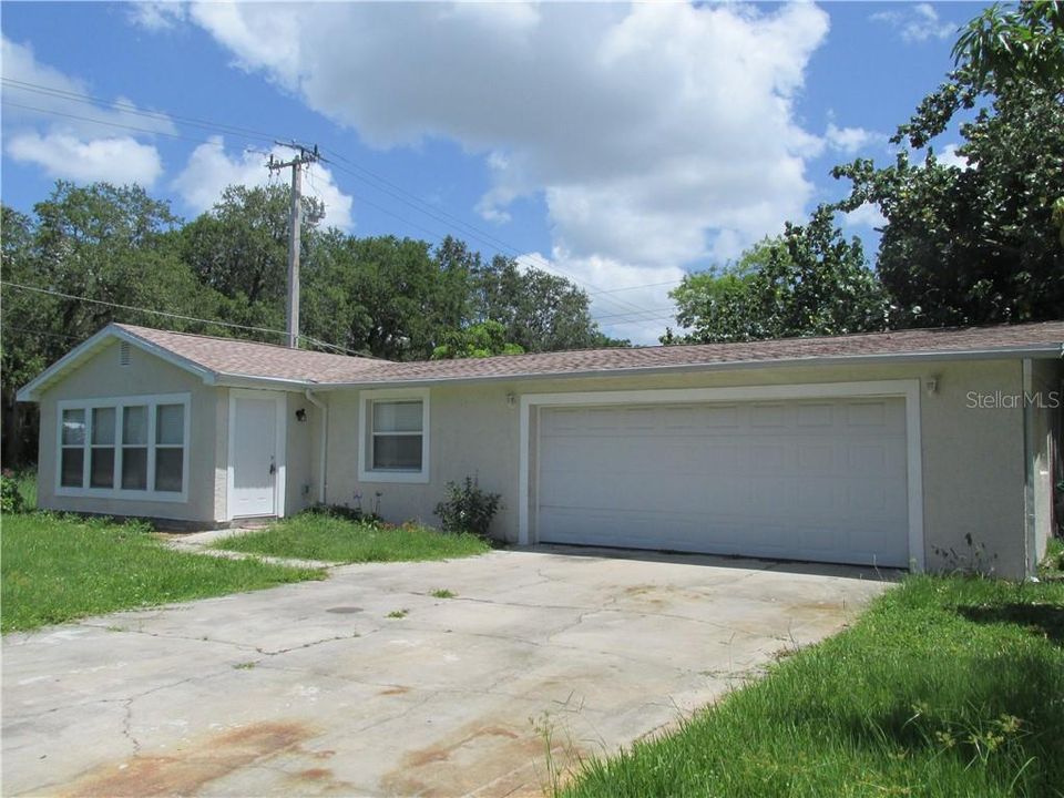 合同活跃: $1,700 (3 贝兹, 2 浴室, 1178 平方英尺)