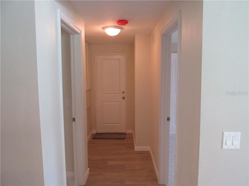 合同活跃: $1,700 (3 贝兹, 2 浴室, 1178 平方英尺)