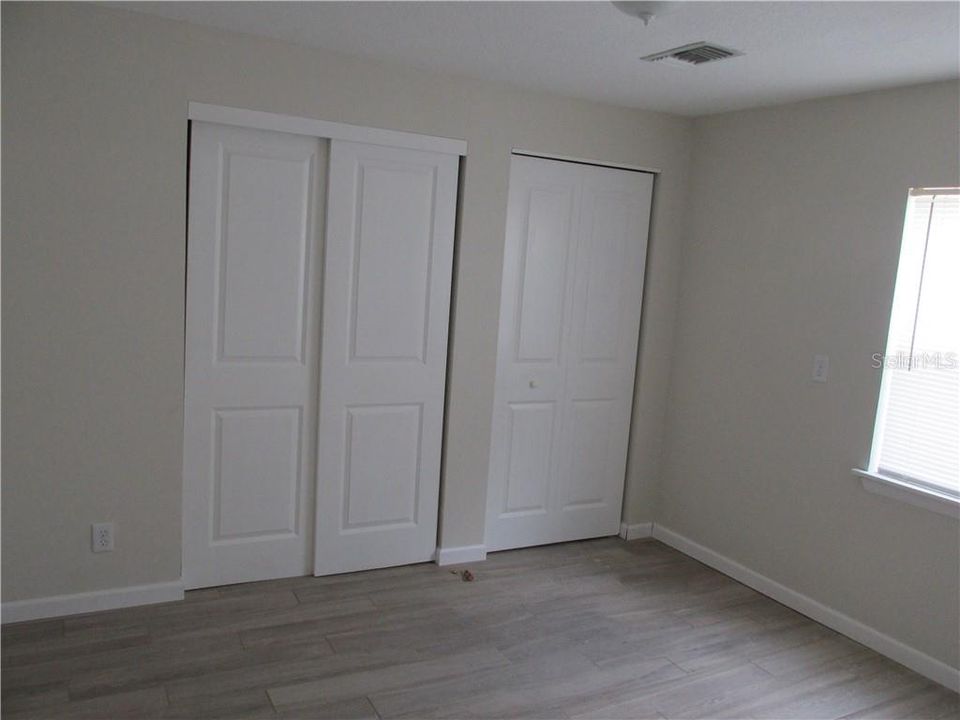 合同活跃: $1,700 (3 贝兹, 2 浴室, 1178 平方英尺)