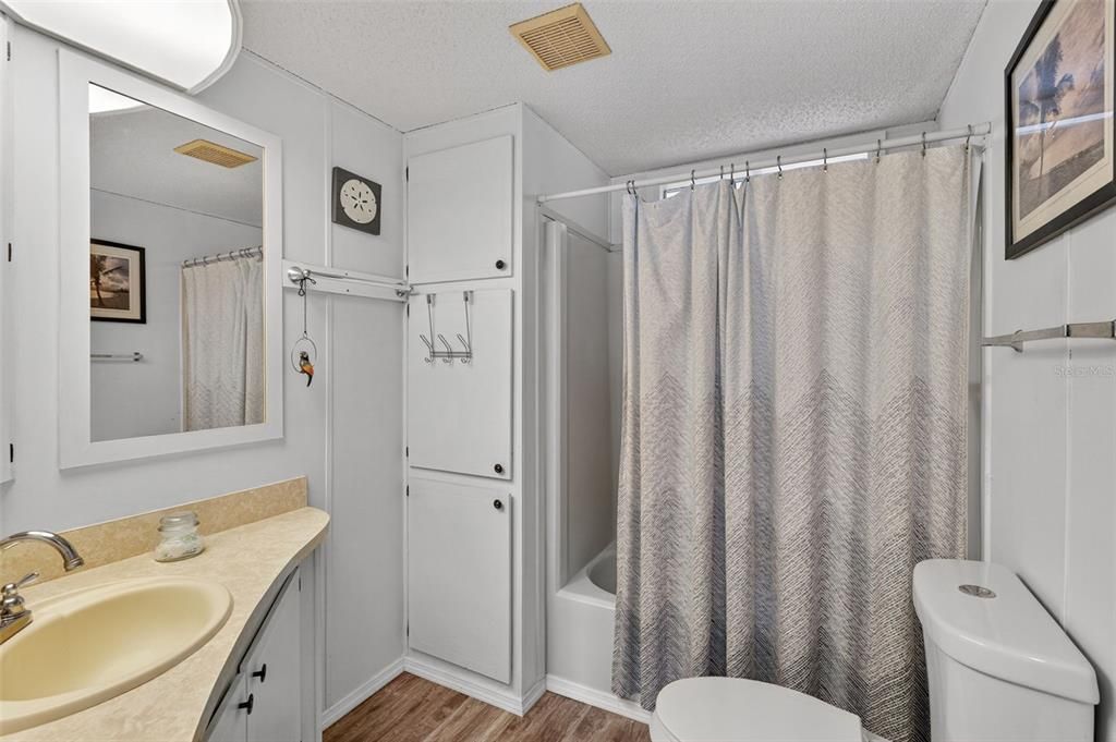 合同活跃: $149,900 (2 贝兹, 2 浴室, 1058 平方英尺)