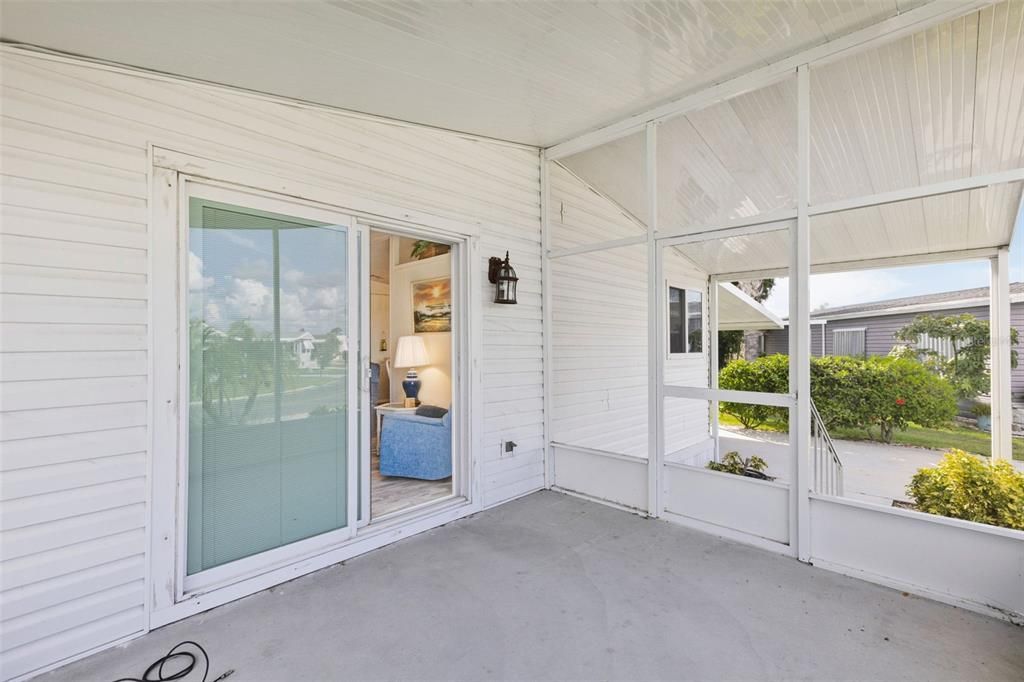 合同活跃: $149,900 (2 贝兹, 2 浴室, 1058 平方英尺)