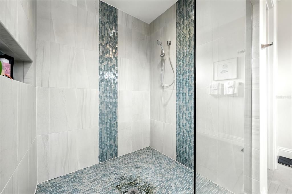 For Sale: $2,500,000 (7 beds, 7 baths, 5156 Square Feet)