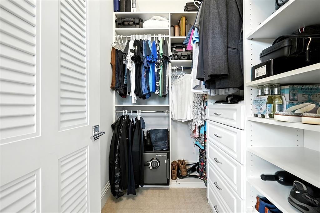 For Sale: $2,500,000 (7 beds, 7 baths, 5156 Square Feet)