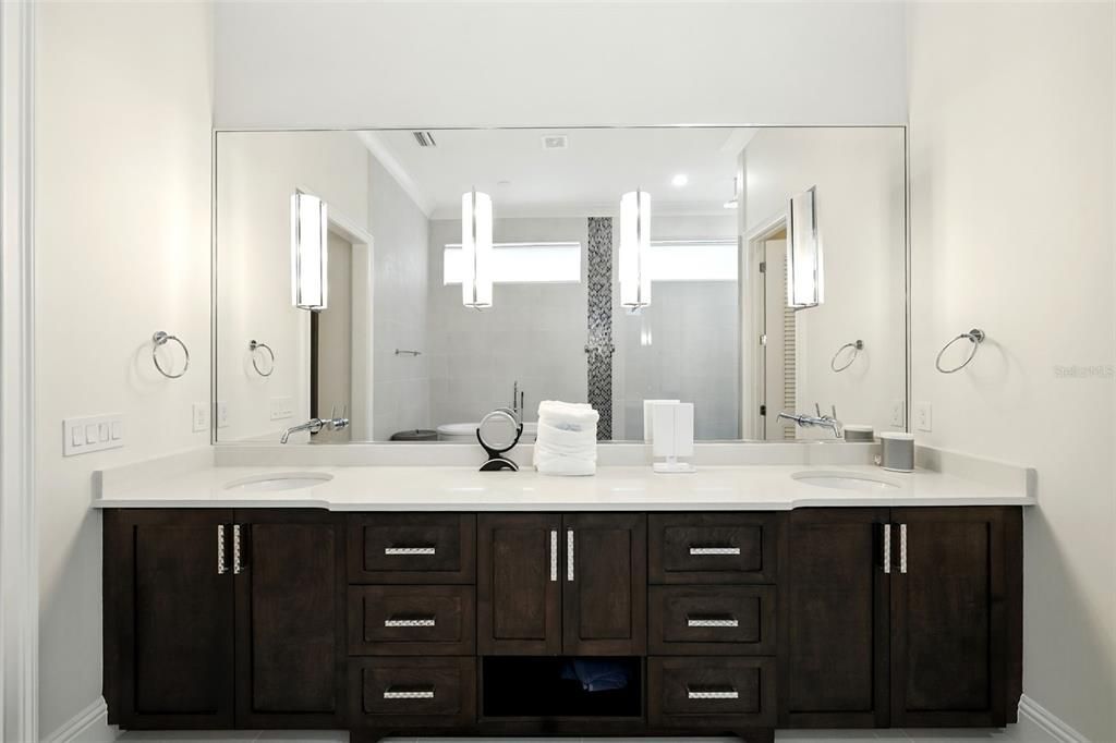 For Sale: $2,500,000 (7 beds, 7 baths, 5156 Square Feet)