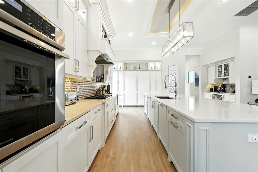 For Sale: $2,500,000 (7 beds, 7 baths, 5156 Square Feet)