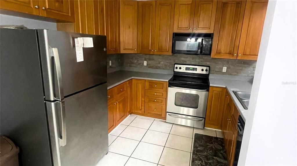 En Renta: $1,699 (3 camas, 3 baños, 1338 Pies cuadrados)