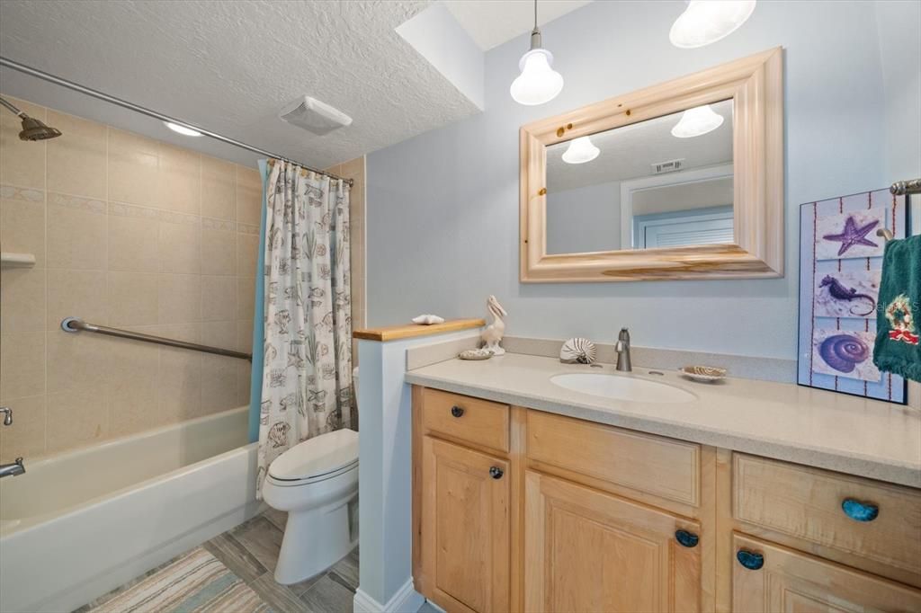 待售: $1,050,000 (2 贝兹, 2 浴室, 1510 平方英尺)